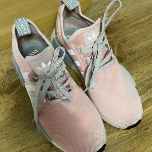 Woman’s Adidas NMD r1